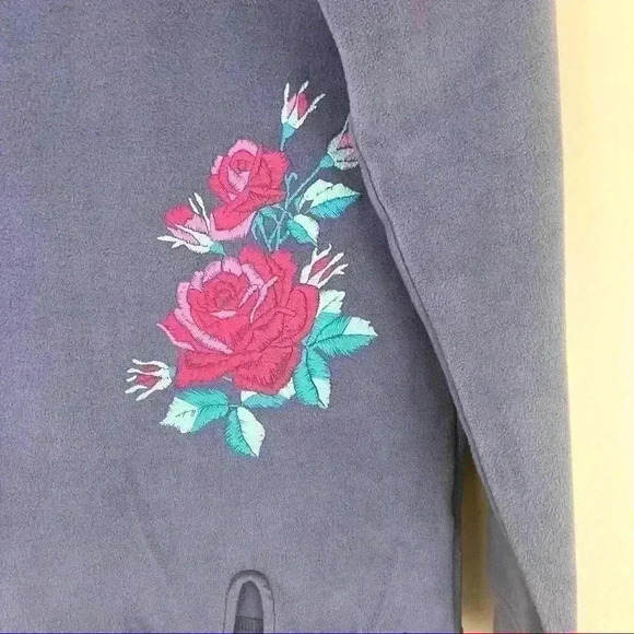 NWT MukLuk Gray Floral Tie Front Waist Fleece Sweatshirt Size M - Picture 2 of 10